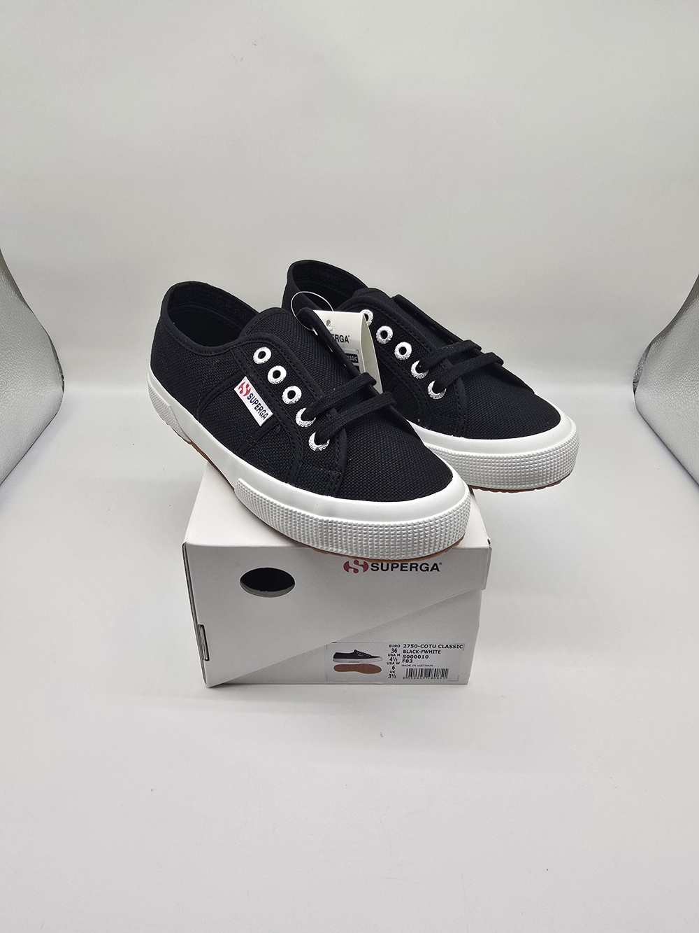 Superga Sneakers